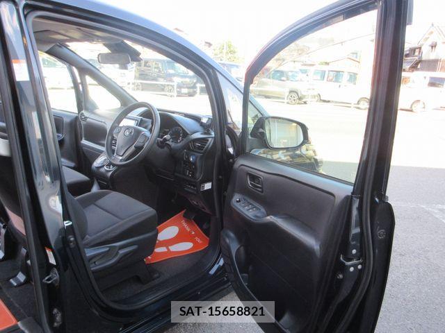 Toyota VOXY HYBRID 2016-04 1415541-14