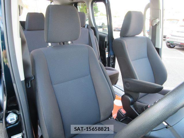 Toyota VOXY HYBRID 2016-04 1415541-15