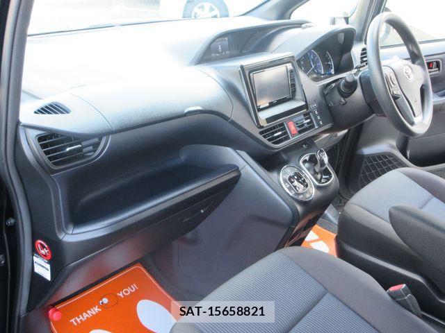 Toyota VOXY HYBRID 2016-04 1415541-16