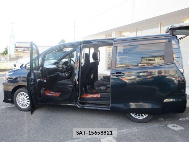 Toyota VOXY HYBRID 2016-04 1415541-5