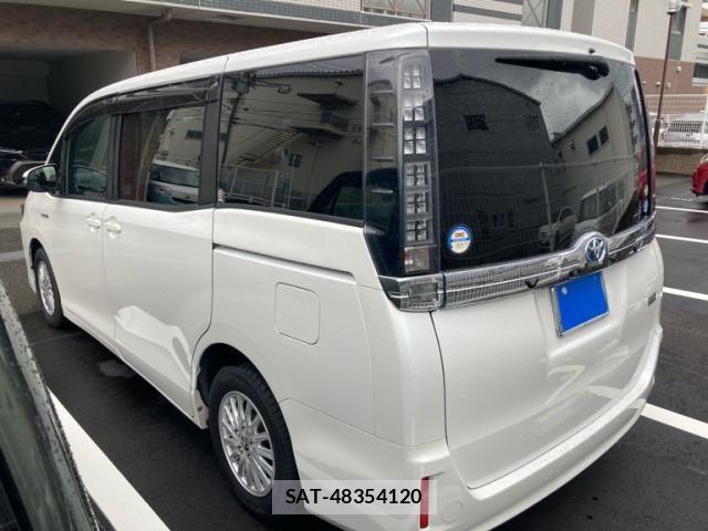 Toyota VOXY HYBRID 2015-10 1415539-7