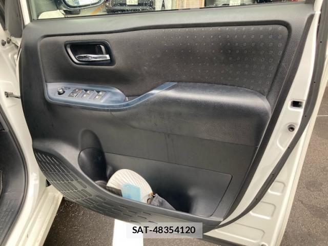 Toyota VOXY HYBRID 2015-10 1415539-10