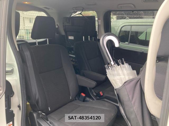 Toyota VOXY HYBRID 2015-10 1415539-11