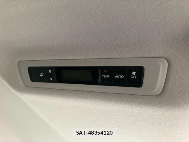 Toyota VOXY HYBRID 2015-10 1415539-14