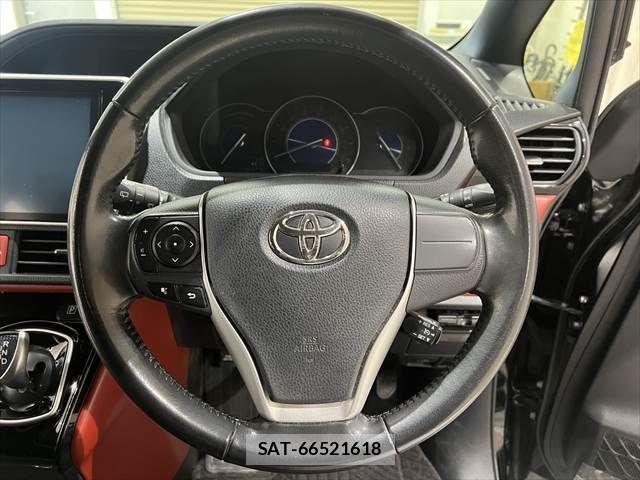 Toyota VOXY HYBRID 2017-12 1476715-12