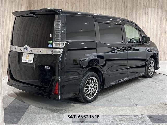 Toyota VOXY HYBRID 2017-12 1476715-19