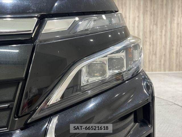 Toyota VOXY HYBRID 2017-12 1476715-24