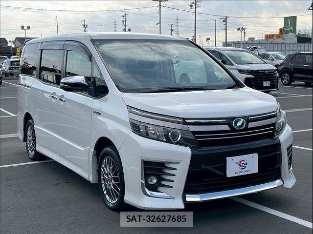 Toyota VOXY HYBRID 2017-06 1610579-14