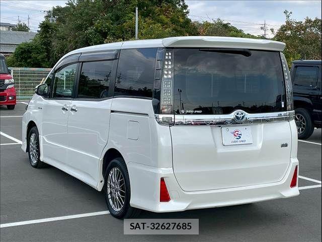 Toyota VOXY HYBRID 2017-06 1610579-15