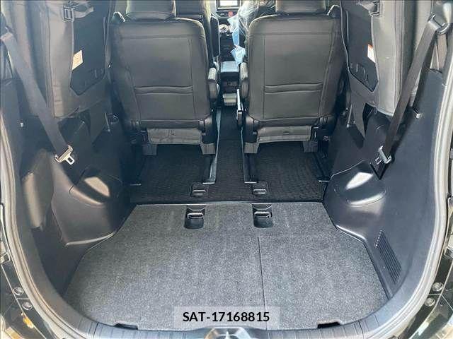 Toyota VOXY HYBRID 2018-11 1718503-3