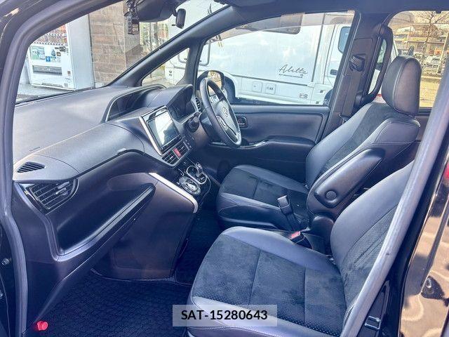 Toyota VOXY HYBRID 2020-10 2355625-5