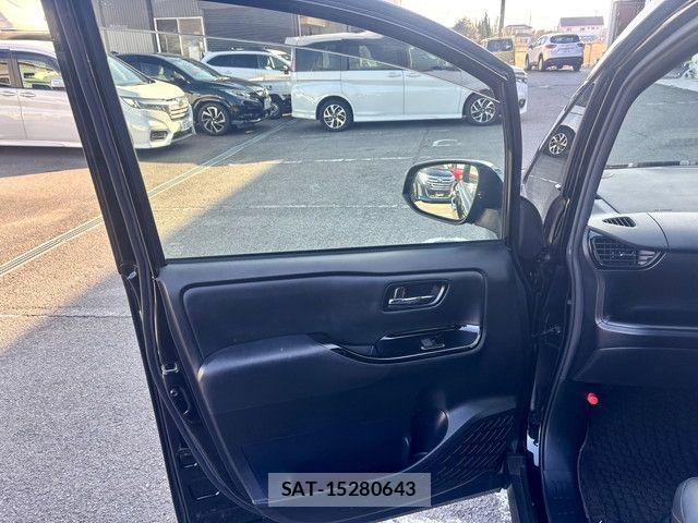 Toyota VOXY HYBRID 2020-10 2355625-6