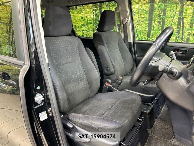 Toyota VOXY HYBRID 2015-02 2731326-6