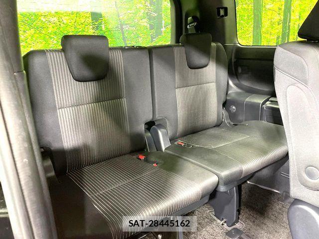 Toyota VOXY HYBRID 2019-04 2967483-9