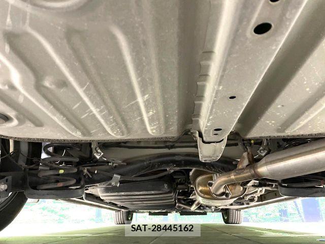 Toyota VOXY HYBRID 2019-04 2967483-18