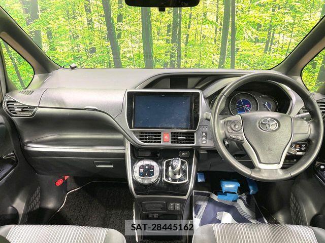 Toyota VOXY HYBRID 2019-04 2967483-1