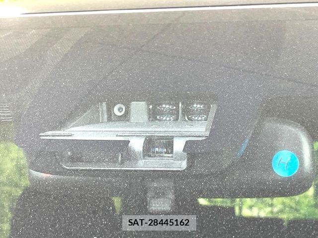 Toyota VOXY HYBRID 2019-04 2967483-2