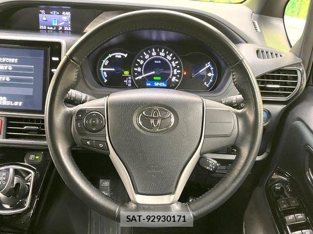 Toyota VOXY HYBRID 2017-10 3017356-11