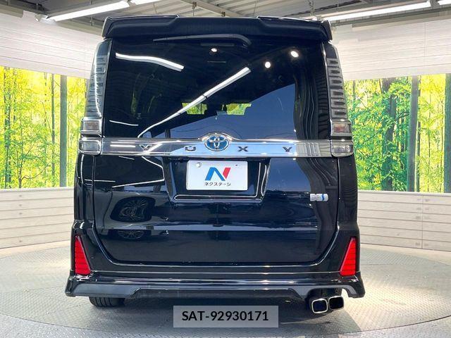 Toyota VOXY HYBRID 2017-10 3017356-15