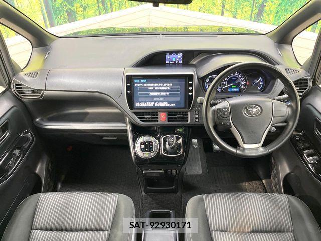 Toyota VOXY HYBRID 2017-10 3017356-1