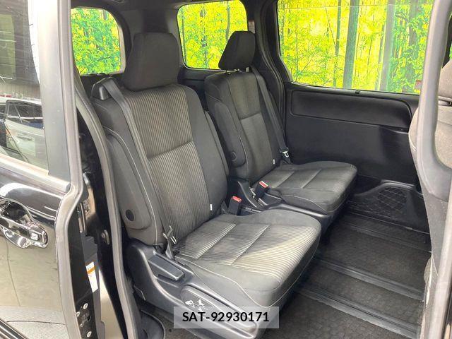 Toyota VOXY HYBRID 2017-10 3017356-8