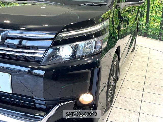 Toyota VOXY HYBRID 2014-09 3391247-11