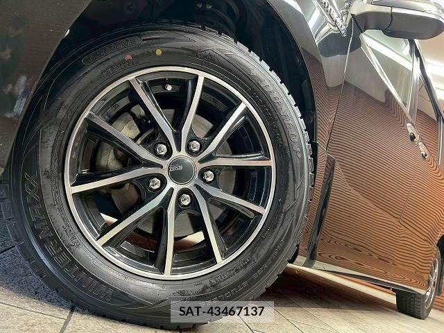 Toyota VOXY HYBRID 2017-12 3415453-10