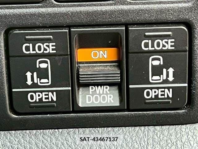 Toyota VOXY HYBRID 2017-12 3415453-14