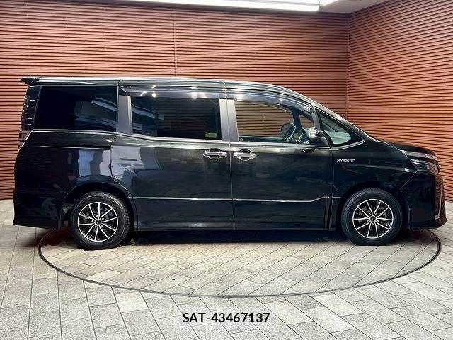 Toyota VOXY HYBRID 2017-12 3415453-17