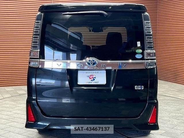 Toyota VOXY HYBRID 2017-12 3415453-18