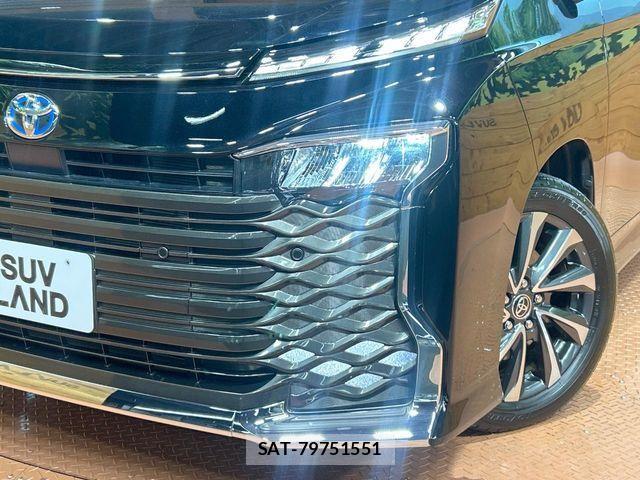 Toyota VOXY HYBRID 2023-02 3391150-12