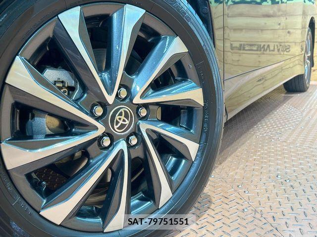 Toyota VOXY HYBRID 2023-02 3391150-13