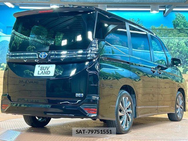 Toyota VOXY HYBRID 2023-02 3391150-17