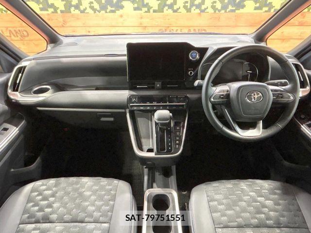 Toyota VOXY HYBRID 2023-02 3391150-1