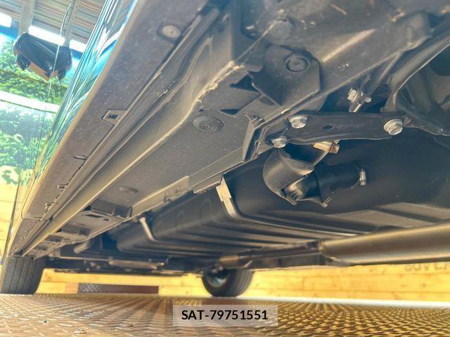 Toyota VOXY HYBRID 2023-02 3391150-19
