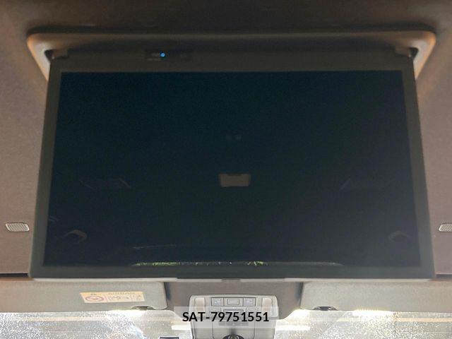 Toyota VOXY HYBRID 2023-02 3391150-2