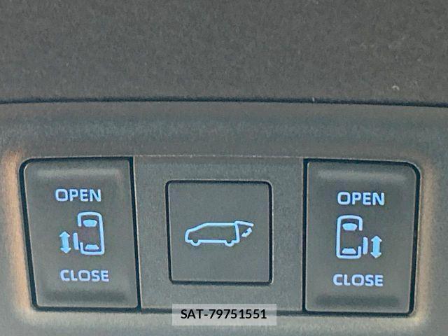 Toyota VOXY HYBRID 2023-02 3391150-5