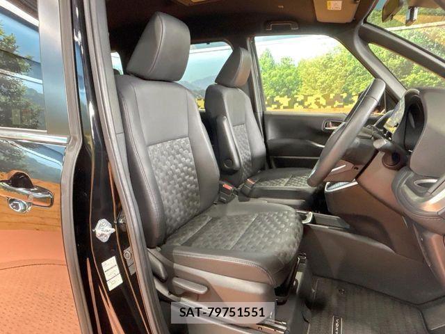 Toyota VOXY HYBRID 2023-02 3391150-8