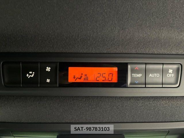 Toyota VOXY HYBRID 2019-09 3423720-6