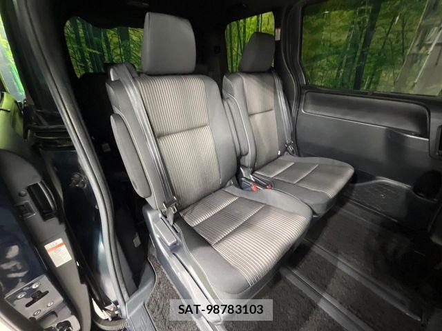 Toyota VOXY HYBRID 2019-09 3423720-8