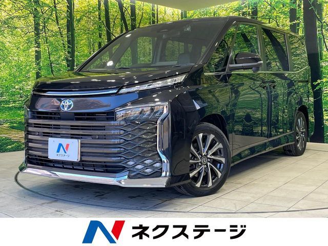 Toyota VOXY HYBRID 2022-11 3687550-0