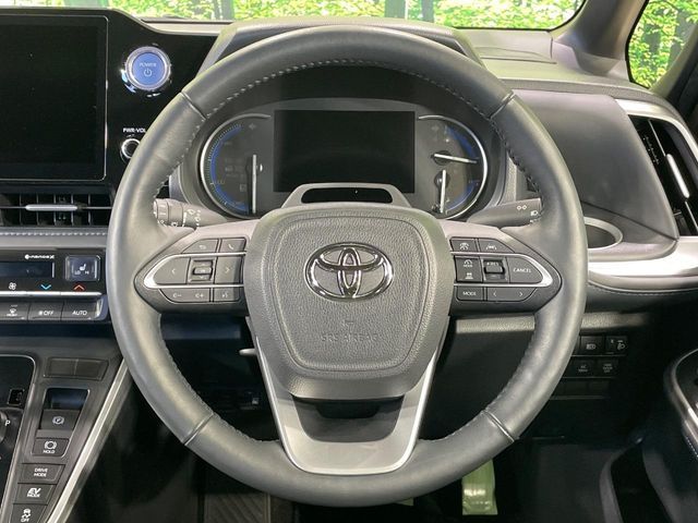 Toyota VOXY HYBRID 2022-11 3687550-10