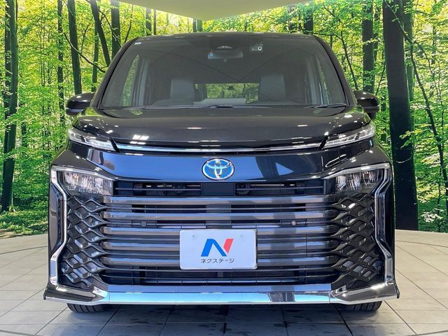 Toyota VOXY HYBRID 2022-11 3687550-13