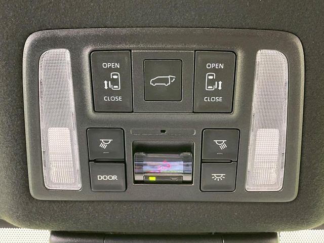 Toyota VOXY HYBRID 2022-11 3687550-2