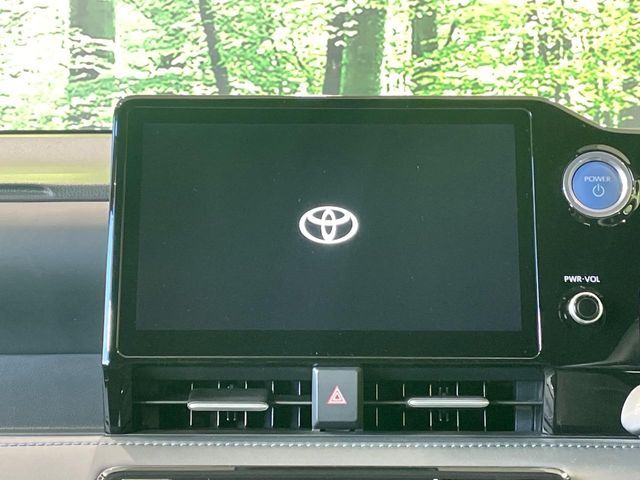 Toyota VOXY HYBRID 2022-11 3687550-3