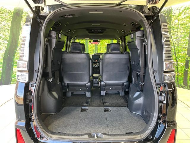 Toyota VOXY HYBRID 2020-11 3687598-10