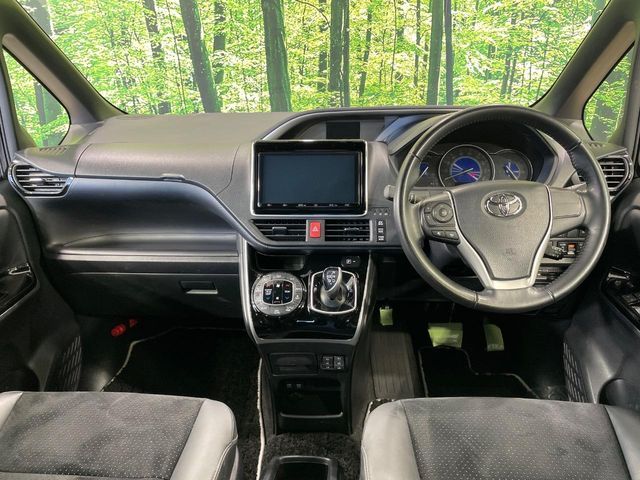 Toyota VOXY HYBRID 2020-11 3687598-1
