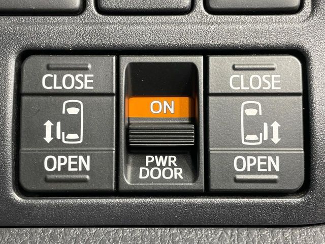 Toyota VOXY HYBRID 2020-11 3687598-6