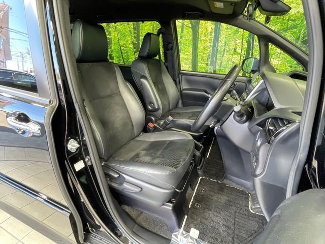 Toyota VOXY HYBRID 2020-11 3687598-7