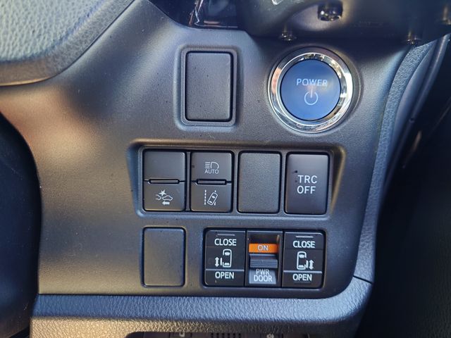 Toyota VOXY HYBRID 2020-11 3687589-17